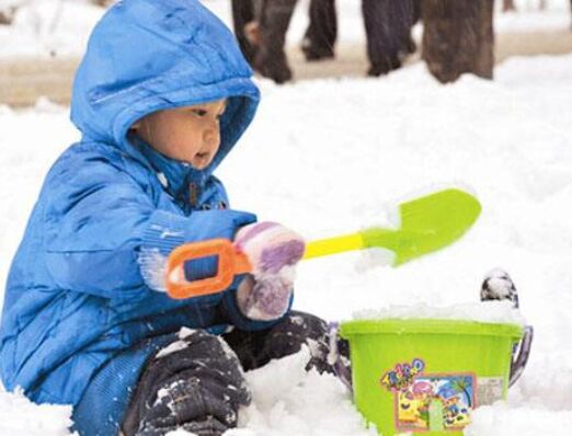 除雪劑廠家為你探秘除雪劑進入眼睛是否會傷害眼睛